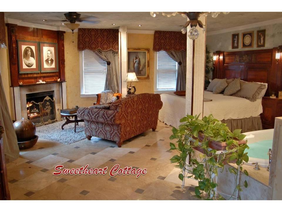 Lockheart Gables Romantic Bed And Breakfast ฟอร์ตเวิร์ท ภายนอก รูปภาพ